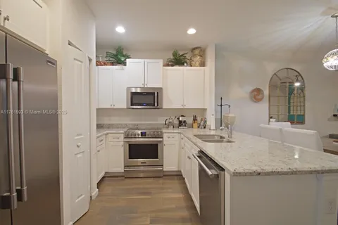 4214 N Dixie Hwy # 50, Oakland Park FL 33334