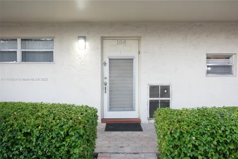 9423 S Hollybrook Lake Dr # 108, Pembroke Pines FL 33025