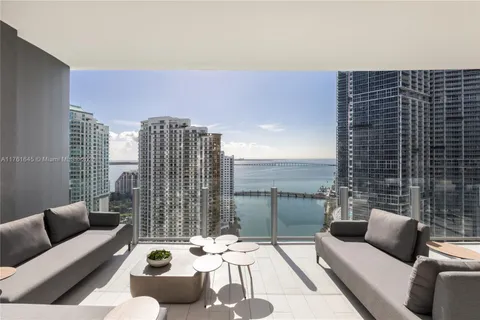 300 Biscayne Blvd Way # 2802, Miami FL 33131