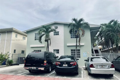 950 Biarritz Dr # 6, Miami Beach FL 33141