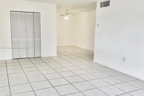 950 Biarritz Dr # 6, Miami Beach FL 33141