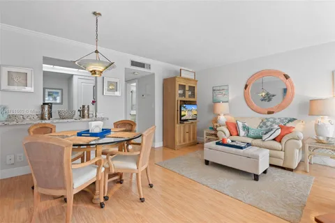 2020 Terra Mar Dr # 205, Pompano Beach FL 33062