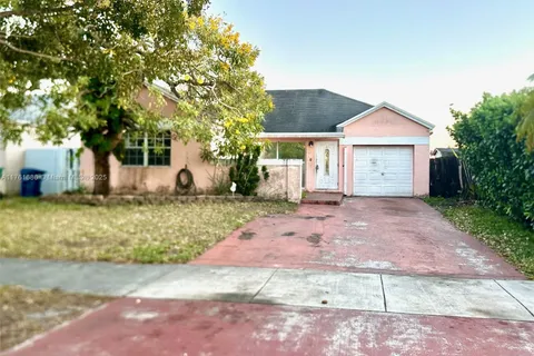 3060 NW 203rd Ter, Miami Gardens FL 33056