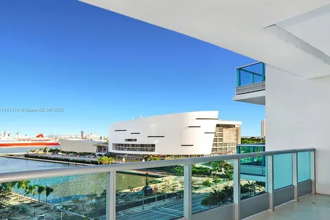 900 BISCAYNE BLVD # 909, Miami FL 33132