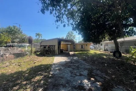 1770 NW 112th St, Miami FL 33167