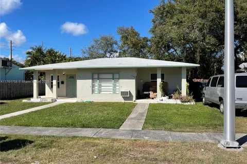 208 SW 2nd Pl, Dania Beach FL 33004