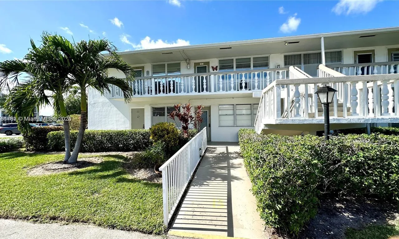 31 Harwood B # 31, Deerfield Beach FL 33442