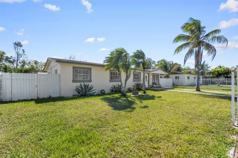 15320 SW 308th St, Homestead FL 33033