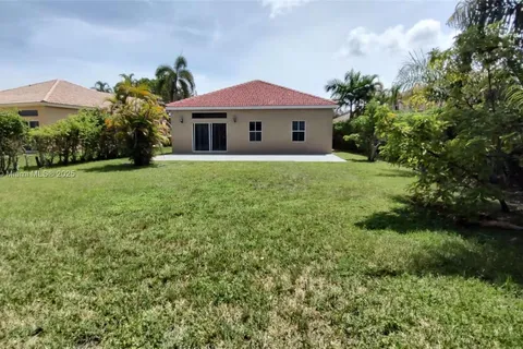 675 Maplewood Ct, Weston FL 33327