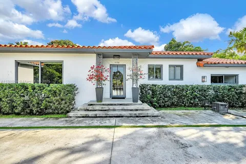 1098 Hunting Lodge Dr, Miami Springs FL 33166