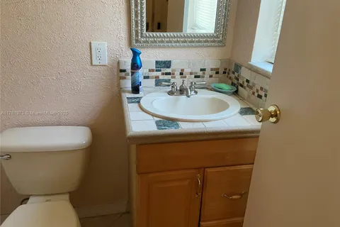 301 N Pine Island Rd # 117, Plantation FL 33324