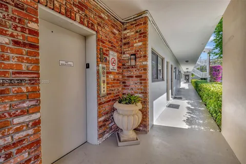 2190 NE 51 ST Court # 202, Fort Lauderdale FL 33308
