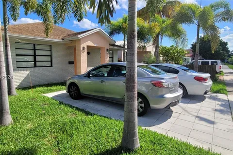 1647 Van Buren St, Hollywood FL 33020