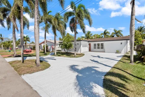 3833 SW 67th Ter, Miramar FL 33023