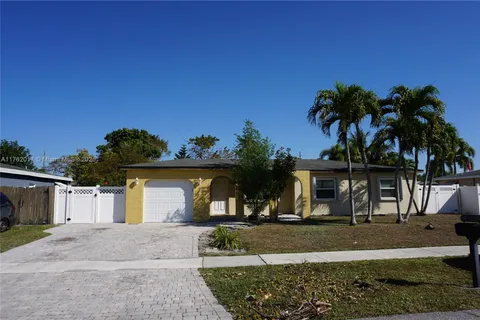 4857 Alfresco St, Boca Raton FL 33428