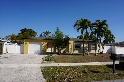 4857 Alfresco St, Boca Raton FL 33428