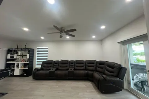 648 NE 5th Way # 0, Florida City FL 33034