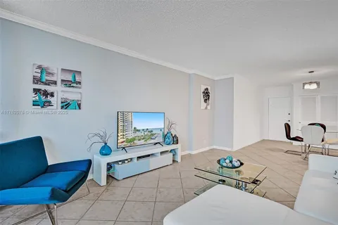 2501 S Ocean Dr, Hollywood FL 33019