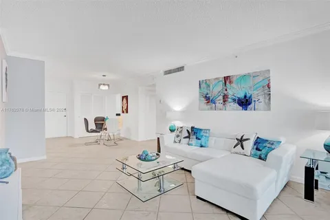 2501 S Ocean Dr, Hollywood FL 33019
