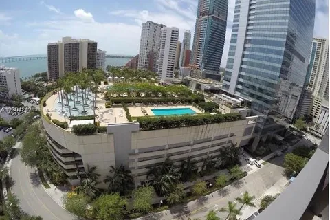 185 SE 14 TE # 1511, Miami FL 33131