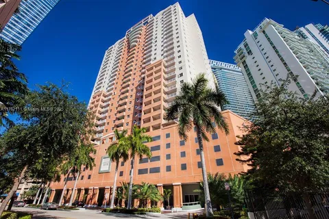 185 SE 14 TE # 1511, Miami FL 33131