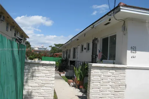 621 SW 10th St, Miami FL 33130