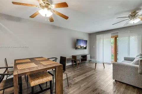2530 NE 9th St # 1, Fort Lauderdale FL 33304