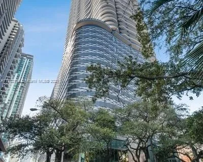 1000 Brickell Plz # 4110, Miami FL 33131