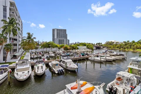 1720 NW N River Dr # 308, Miami FL 33125