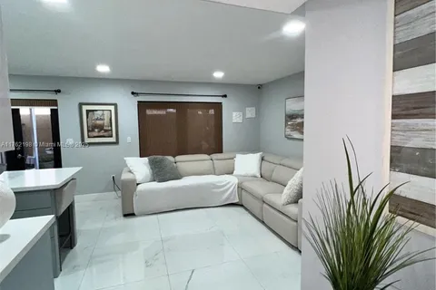 11115 W Okeechobee Rd # 119, Hialeah Gardens FL 33018
