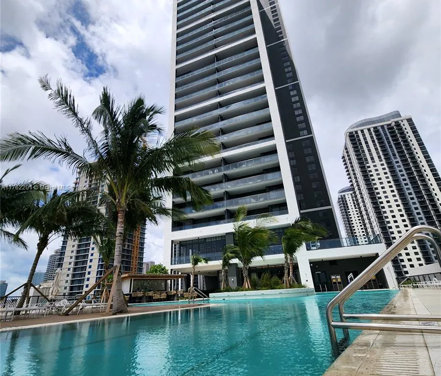 601 NE 1 AVE # 2812, Miami FL 33132