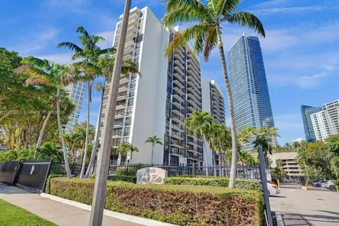 1450 Brickell Bay Dr # 503, Miami FL 33131