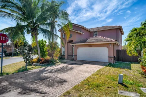 9266 SW 168th Pl, Miami FL 33196