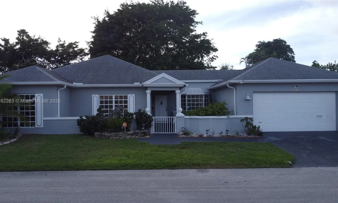 4511 Queen Palm Ln, Tamarac FL 33319