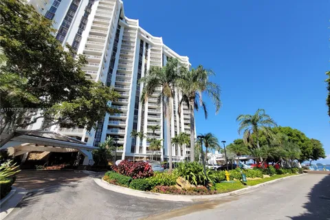 4000 Towerside Ter # 302, Miami FL 33138