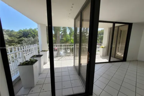 4000 Towerside Ter # 302, Miami FL 33138