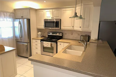 2097 S Ocean Dr # 404, Hallandale Beach FL 33009
