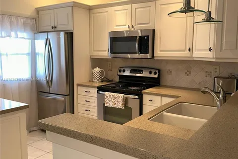 2097 S Ocean Dr # 404, Hallandale Beach FL 33009
