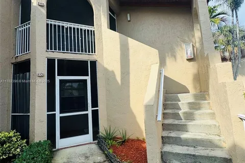 8630 SW 3rd St # 204, Pembroke Pines FL 33025