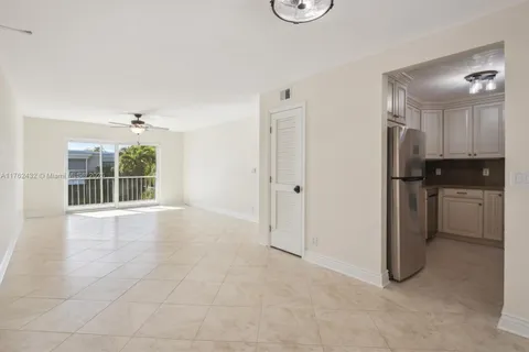 6505 Bay Club Dr # 3, Fort Lauderdale FL 33308