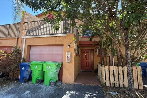 8026 NW 27th Pl, Sunrise FL 33322