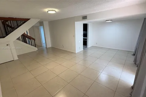 8026 NW 27th Pl, Sunrise FL 33322