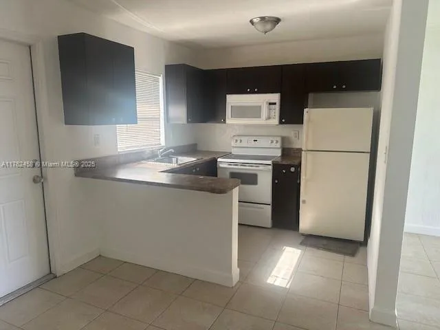 7571 Venetian St # B, Miramar FL 33023