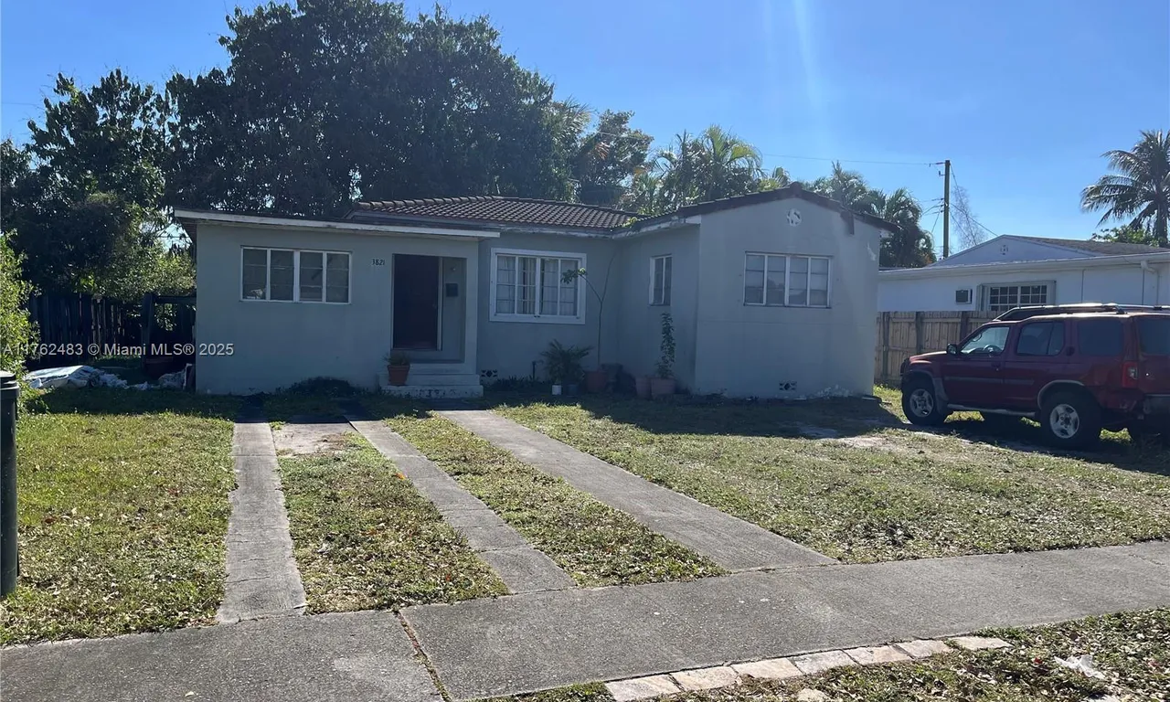 3821 NW 63rd Ave, Virginia Gardens FL 33166