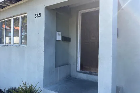 3821 NW 63rd Ave, Virginia Gardens FL 33166