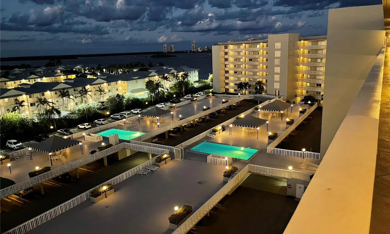 801 Lake Shore Drive # 414, Lake Park FL 33403