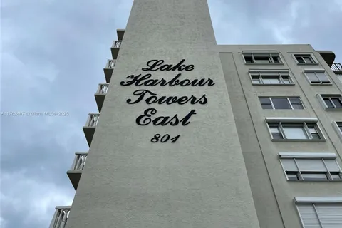 801 Lake Shore Drive # 414, Lake Park FL 33403