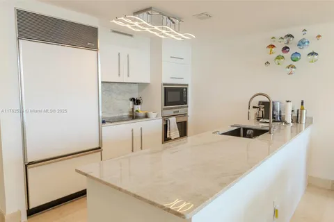 475 Brickell Ave # 2307, Miami FL 33131