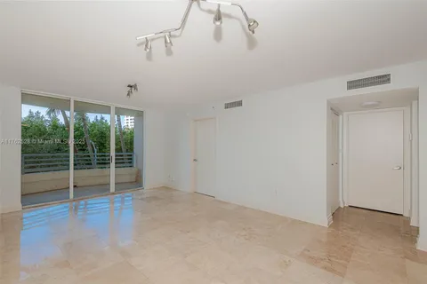 1401 Bay Rd # 307, Miami Beach FL 33139