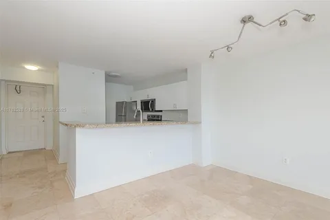 1401 Bay Rd # 307, Miami Beach FL 33139